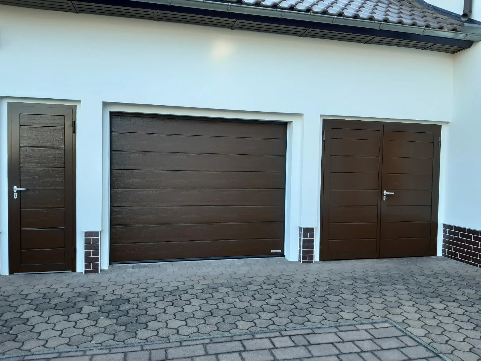 Alphaflügeltor+Nebentür+Sectionaltor